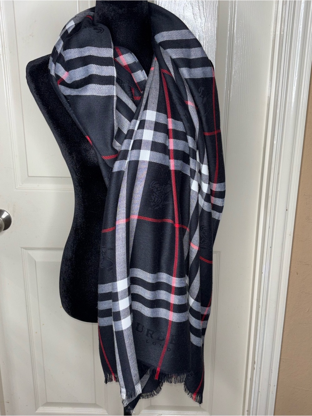 Burberry The Classic Check Cashmere Scarf for Women - 28”X73” - Picture 6 of 7